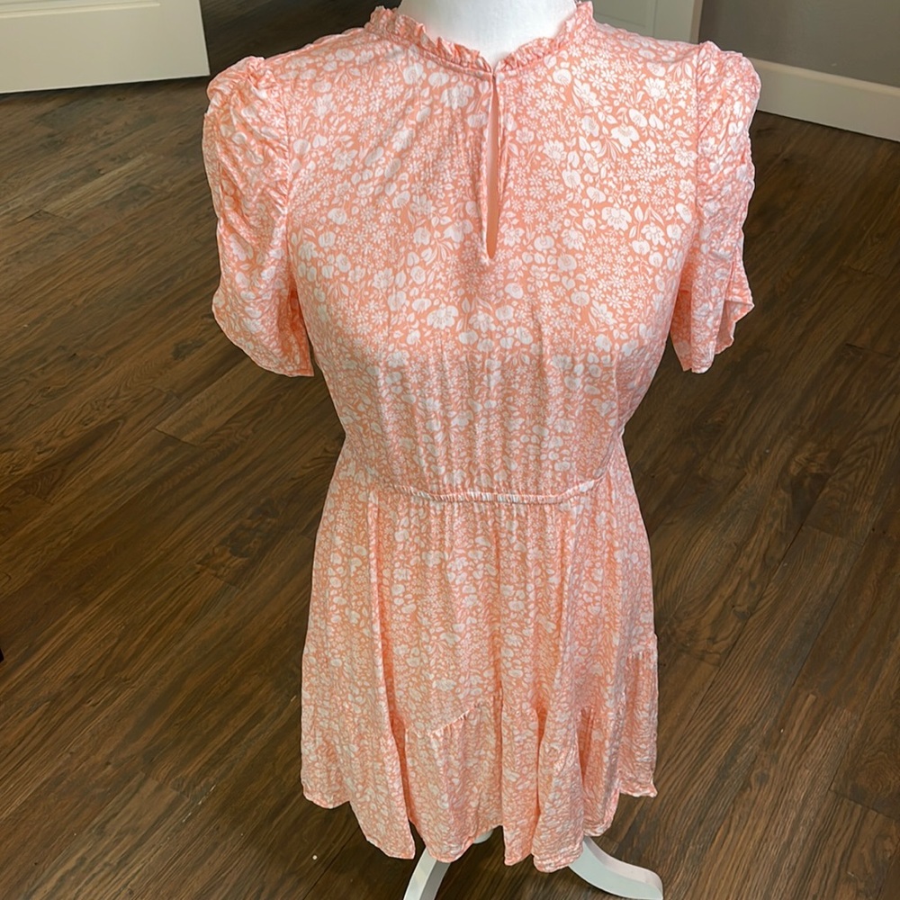 Super cute spring dress from Loft! Size small.